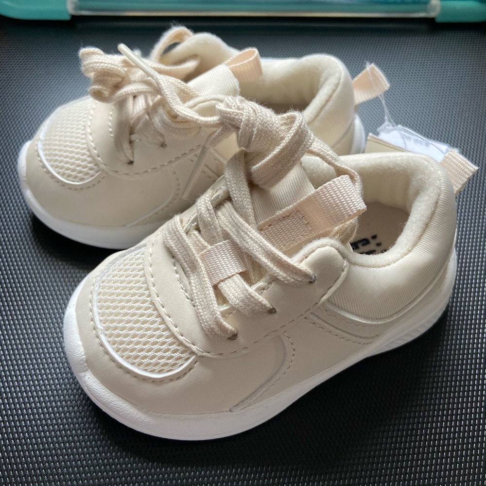 NWT Gap Baby Sneakers Shoes Unisex Shower Gift Newborn Infant Easter Birthday
